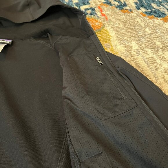 Patagonia W's Simple Guide Softshell Hooded Jacket, Black, Small - Picture 8 of 15